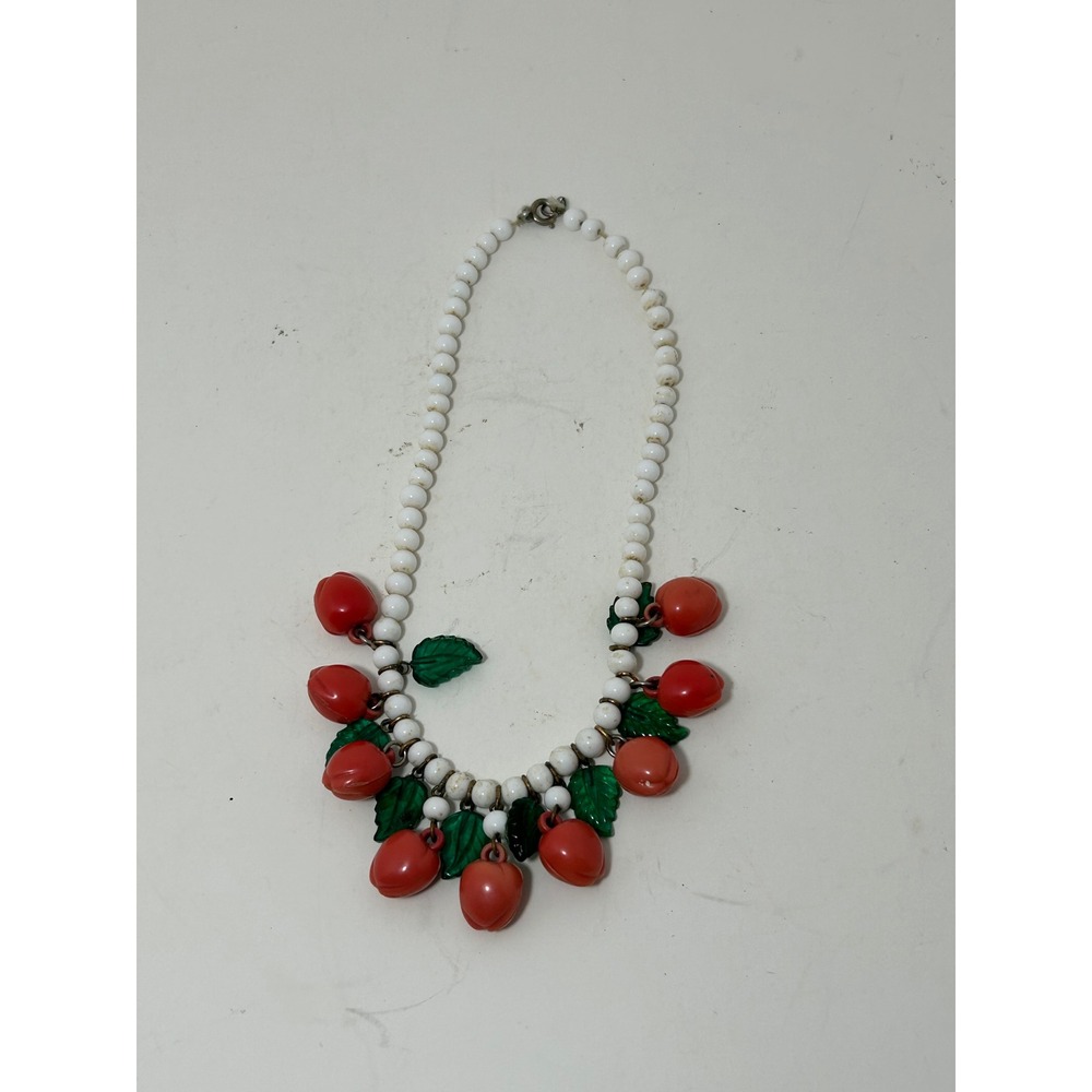Vintage Fruit Peach apples leaves White Bead Necklace Kitschy Mid Century Retro‎